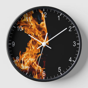 Orangefarbenes Flammenzeichen Uhr
