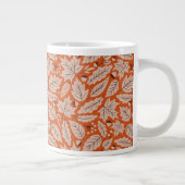 Orangefarbenes Herbstlaub- und Acornmuster Jumbo-Tasse (Rechts)