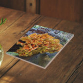 Orangefarbenes Huhn im Wald Pilz Fliese