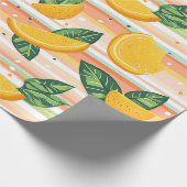 Orangefarbenes Muster mit grünen Blätter auf Paste Geschenkpapier (Ecke)