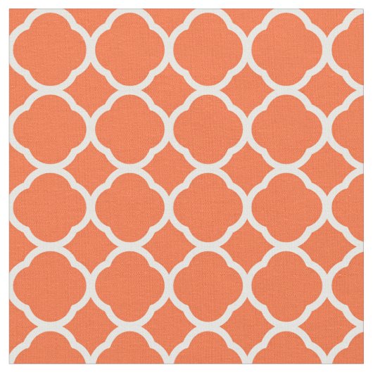 Orangefarbenes oder weißes Quatrefolienmuster Stoff (Nahaufnahme)