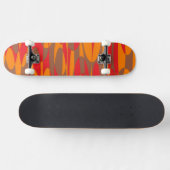 Orangefarbenes, rotes und braunes Skateboarddeck (Horizontal)