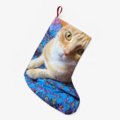 Orangefarbenes Tabby auf Quilt Kleiner Weihnachtsstrumpf (Vorderansicht (hängend))