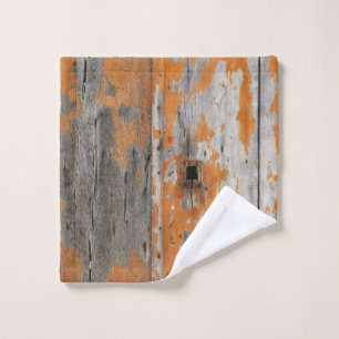 Orangefarbenes und braunes Holzbrett Waschlappen