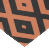 Orangefarbenes und schwarzes Diamantmuster Tischdecke (Schrägansicht)