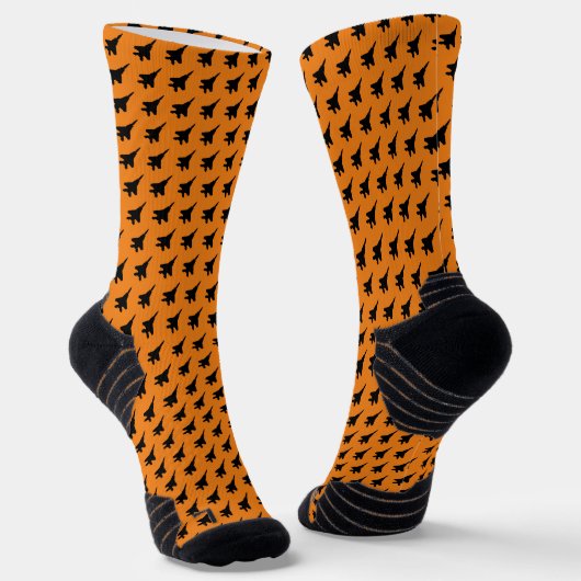 Orangefarbenes und schwarzes F-15-Kampfflugzeug Socken (Gewinkelt)