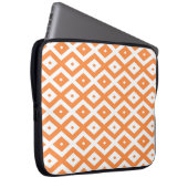 Orangefarbenes und weißes Diamantmuster Laptopschutzhülle (Vorne Rechts)