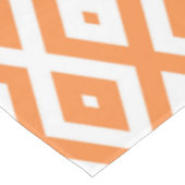Orangefarbenes und weißes Diamantmuster Tischdecke (Schrägansicht)