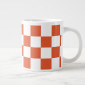 Orangefarbenes und weißes Karton-Muster Jumbo-Tasse (Rechts)