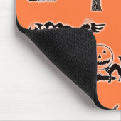 Orangefarbenes Vintages Halloween-Muster Mousepad (Ecke)