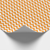 Orangefarbenes Zickzack Papier Geschenkpapier (Ecke)