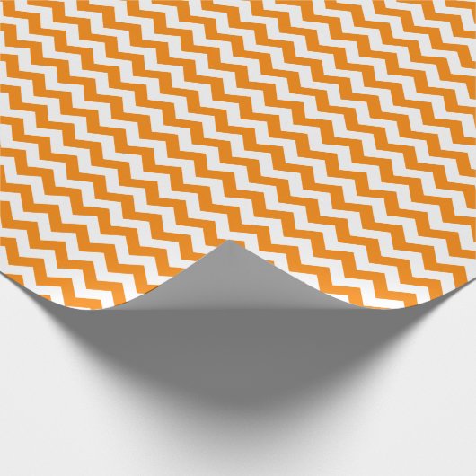 Orangefarbenes Zickzack Papier Geschenkpapier (Ecke)
