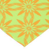 Orangegrüner Blumen nahtloses Muster Tischdecke (Schrägansicht)