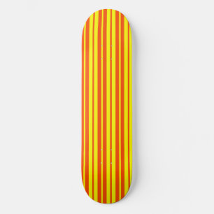 Orangelbes Designmuster für Streifen Skateboard