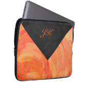 Orangen- und Schwarze Monogramm-Feuersee Laptopschutzhülle (Vorne Rechts)