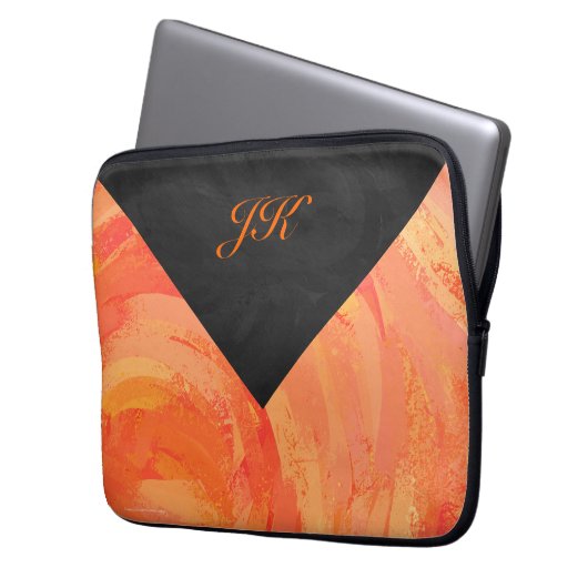 Orangen- und Schwarze Monogramm-Feuersee Laptopschutzhülle (Vorderseite Links)