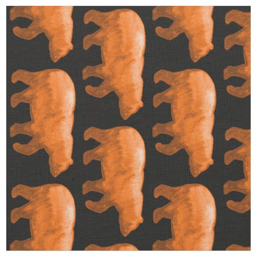 Orangenbären mit schwarzem Gewebe V Stoff (Nahaufnahme)