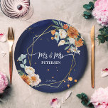Orangenblauer Salbei Blume marineblauer individuel Pappteller<br><div class="desc">Orangefarbene und weiße Rosen Salbei eucalyptus grün marineblau goldener Rahmen geometrische Rahmen Blumengestelle Mr & Mrs. personalisiert Name Hochzeitspapier Teller.</div>