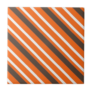 Orangenbraunes Streifenmuster Fliese