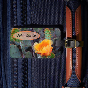 Orangene Blüte des Feigenkaktus Opuntia Gepäckanhänger