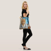 Orangene Katze mit Arzt-Laborkittel Tasche (Am Model)