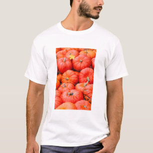 Orangene Kürbisse auf dem Markt, Deutschland T-Shirt