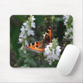 Orangene Schmetterlinge und weiße Blüten Mousepad (Mit Mouse)