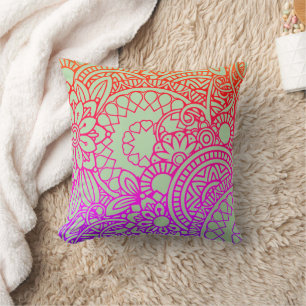 Orangene violette Blumen und sanfter Salbeihinterg Kissen