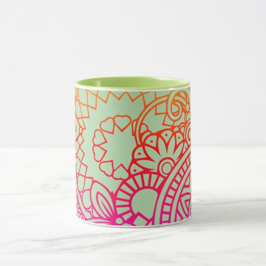 Orangene violette Blumen und sanfter Salbeihinterg Tasse (Zentrum)