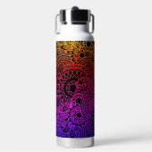 Orangene violette Blumen und schwarzer Hintergrund Trinkflasche (Vorderseite)