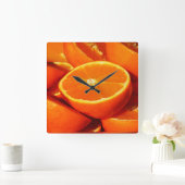 Orangenfotografie Quadratische Wanduhr (Zuhause)