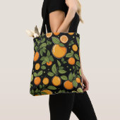 Orangenfrüchte und Blätter Tasche (Von Nahem)