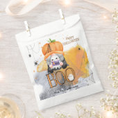 Orangenknochenkinder von BOO zwischen Trick oder T Geschenktütchen (Ausgeschnitten)