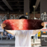 Orangennebel Skateboard | Cosmic Space Skateboard<br><div class="desc">Das Skateboard Deck aus dem Orangen Nebel strahlt durch den Kosmos und zeichnet sich durch ein atemberaubendes Tiefraumdesign mit wirbelnden orangefarbenen Nebel-Wolken und Himmelselementen aus. Dieses Deck ist sowohl für Performance als auch für Stil konzipiert und eignet sich hervorragend für Skater, die eine feurige kosmische Touch zu ihren Tricks, Kreuzfahrten...</div>