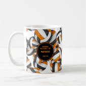Orangenschwarze Volleyball Mannschaftsfarben Train Kaffeetasse (Links)