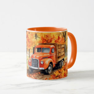 Oranger Vintage-Pickup-Truck im Herbst Tasse