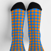 Oranges Blaues Schachbrett-Diamantmuster Socken (Oben)