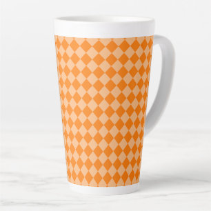 Oranges Diamantmuster mit Schachbrettmuster Milchtasse