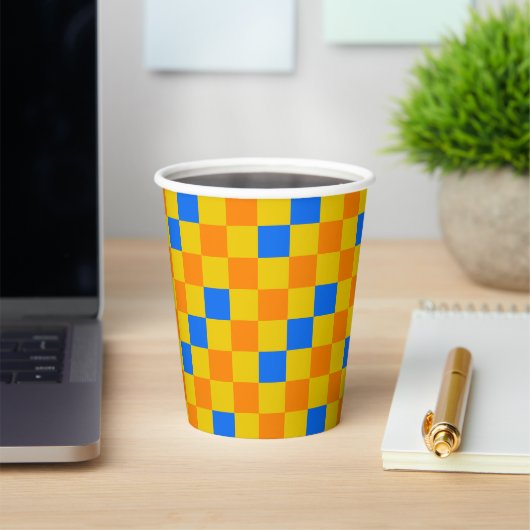Oranges Gelbes Blaues Karomuster-Design  Pappbecher (InSitu)
