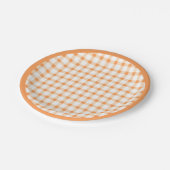 Oranges Karomuster-Picknick-Design Pappteller (Schrägansicht)
