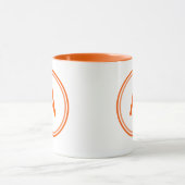 Oranges Kreismuster mit Rundbuchstabenalphabet Tasse (Zentrum)