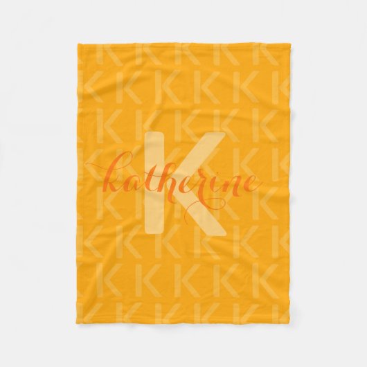 Oranges Muster mit Monogramm-Schriftzug Fleecedecke (Vorderseite)