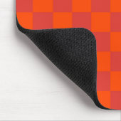 Oranges Rotes Kariertes Gingham-Muster Mousepad (Ecke)