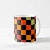 Oranges Schwarz kariertes Gingham-Muster Kaffeetasse (VorderseiteRechts)