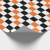 Oranges Schwarz Weiß Karomuster Design  Geschenkpapier (Ecke)