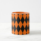 Oranges Schwarzes Harlekin-Diamant-Schachbrettmust Tasse (Zentrum)