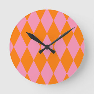 Oranges und rosa Harlekin Karomuster Runde Wanduhr