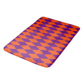 Oranges und violettes Harlekin-Karo-Design Badematte (Schrägansicht)