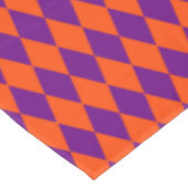 Oranges und violettes Harlekin-Karomuster  Tischdecke (Schrägansicht)