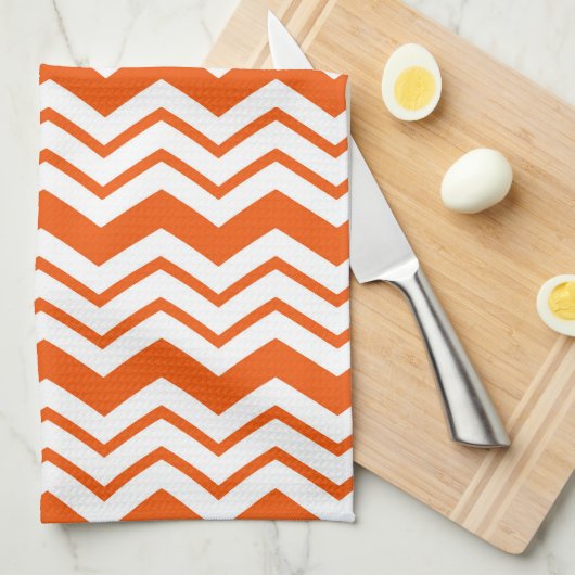 Oranges Weiß Chevron Zickzack-Muster-Design Geschirrtuch (Viertel Falte)